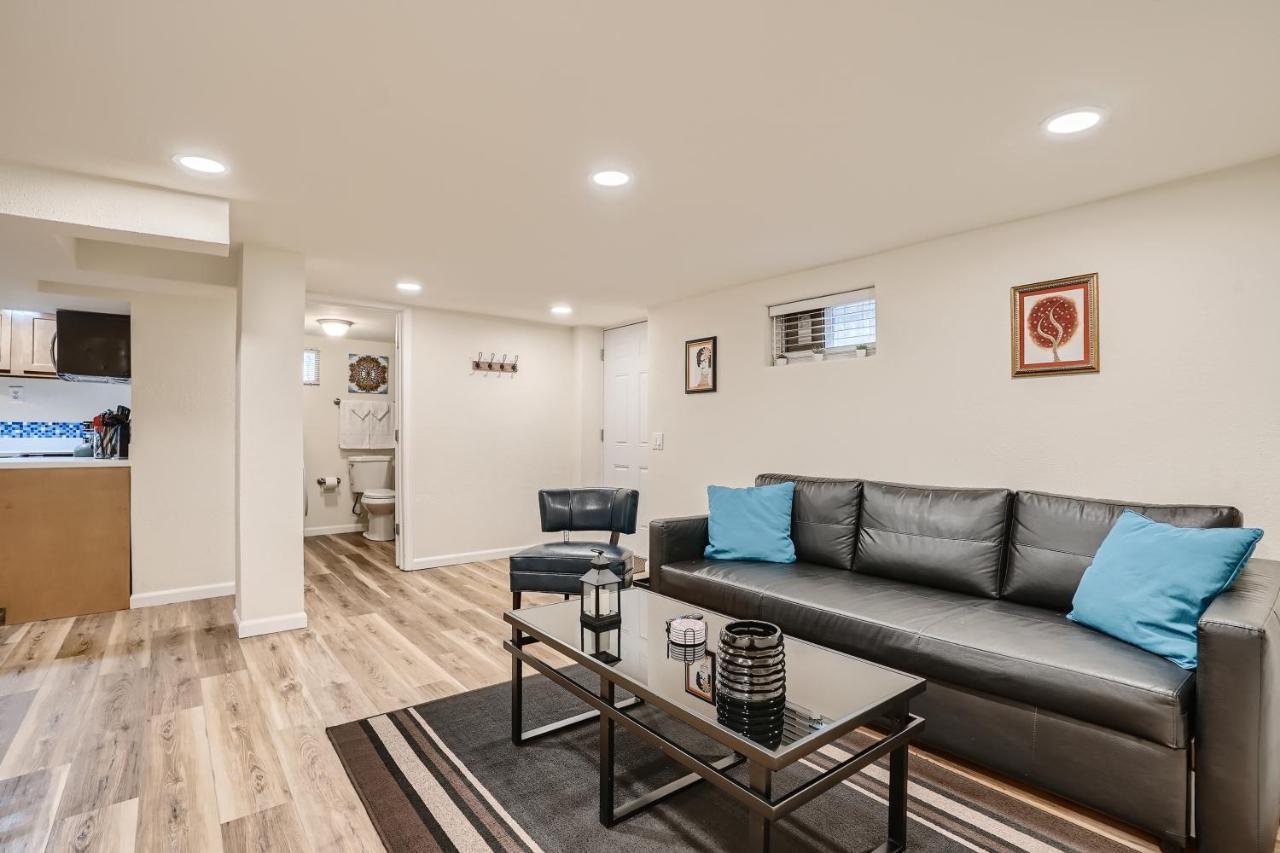 Sloans Lake Getaway - Basement Apartment Near Broncos And Downtown Denver レイクウッド エクステリア 写真