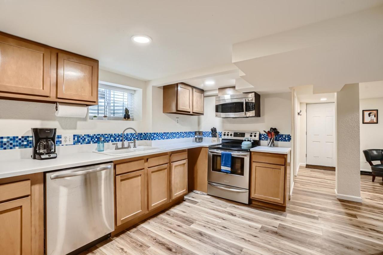 Sloans Lake Getaway - Basement Apartment Near Broncos And Downtown Denver レイクウッド エクステリア 写真