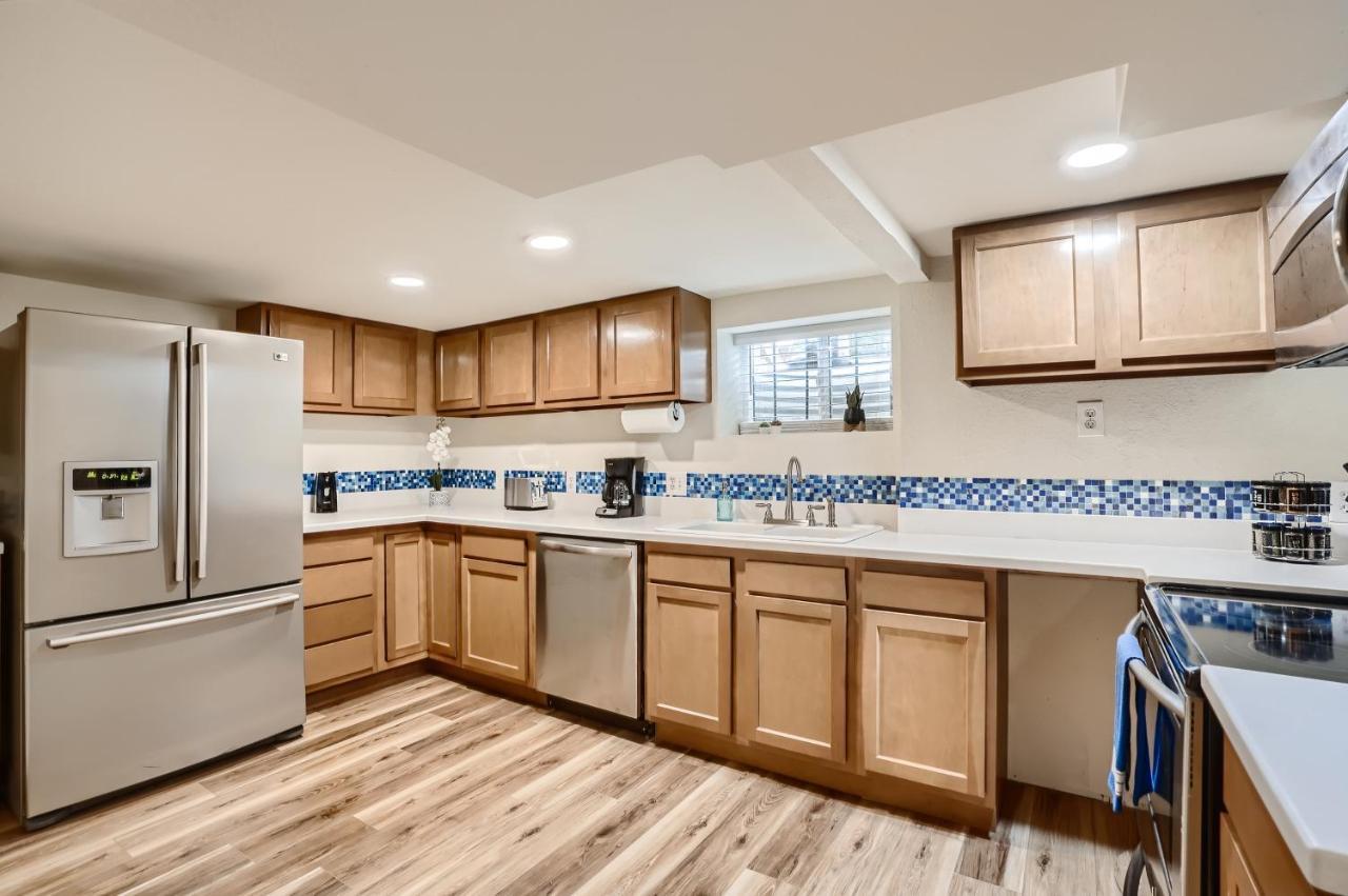Sloans Lake Getaway - Basement Apartment Near Broncos And Downtown Denver レイクウッド エクステリア 写真