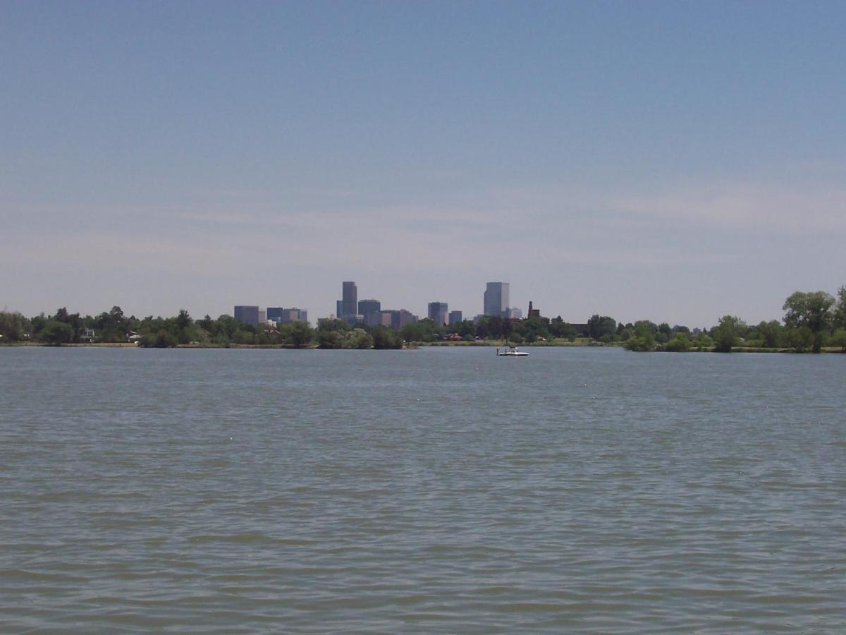 Sloans Lake Getaway - Basement Apartment Near Broncos And Downtown Denver レイクウッド エクステリア 写真