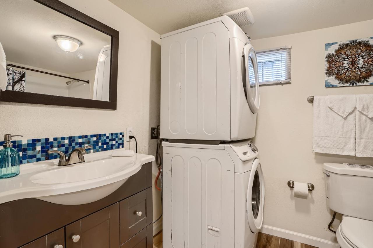 Sloans Lake Getaway - Basement Apartment Near Broncos And Downtown Denver レイクウッド エクステリア 写真