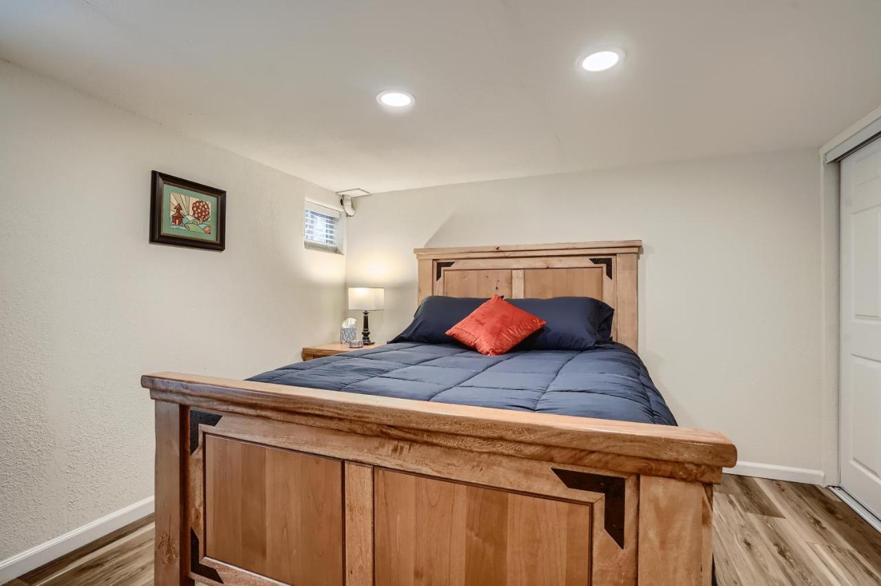 Sloans Lake Getaway - Basement Apartment Near Broncos And Downtown Denver レイクウッド エクステリア 写真